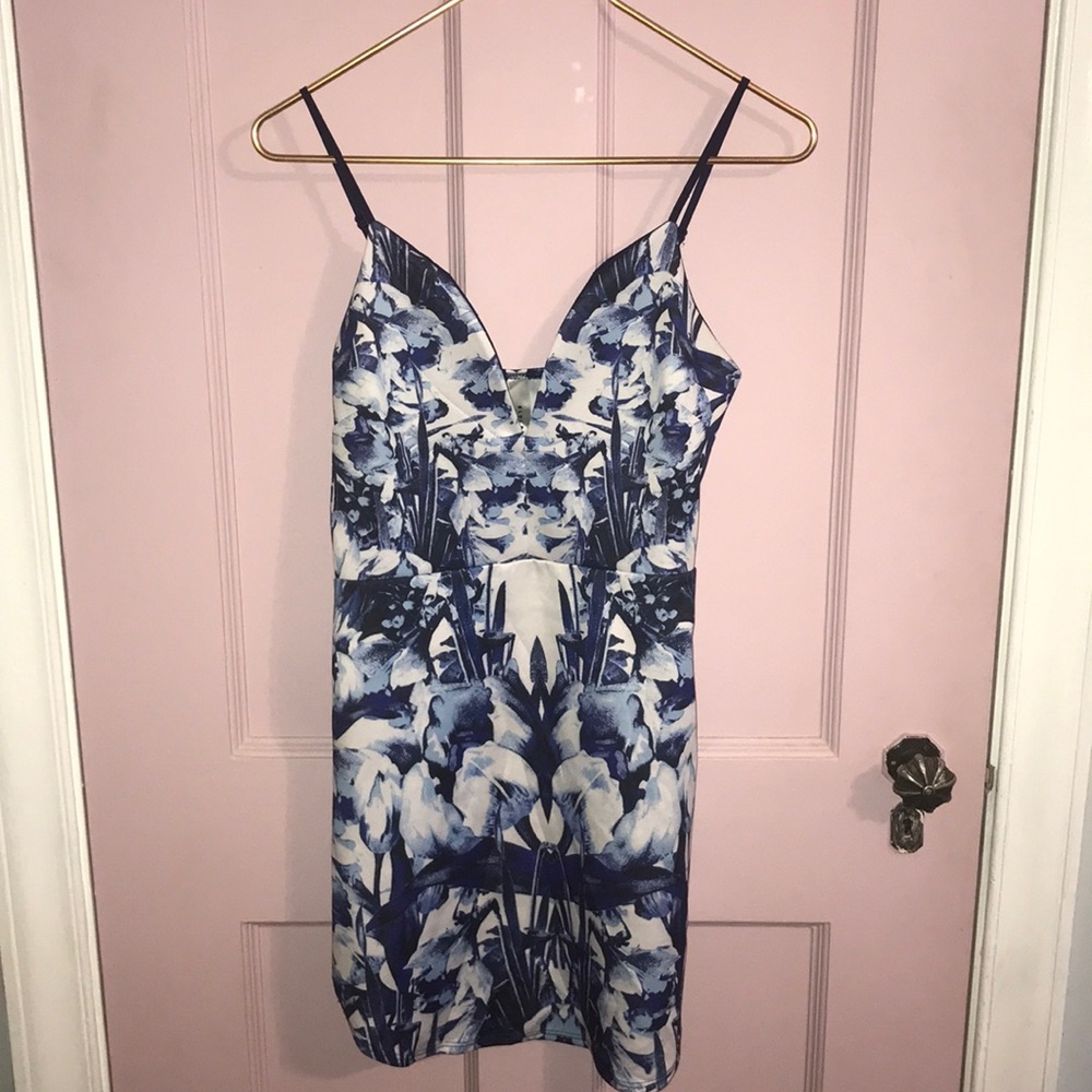 blueblush Blue and white floral minidress